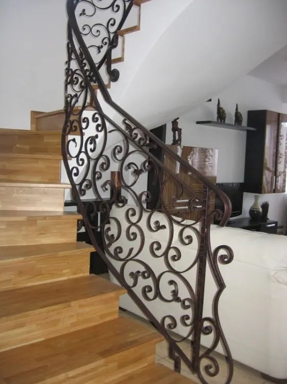 Mobilier și decorațiuni din fier forjat — realizare Felssysteme