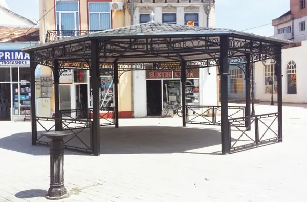 Mobilier și decorațiuni din fier forjat — realizare Felssysteme